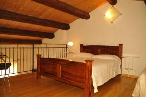 Tempat tidur dalam kamar di Caterina Residence