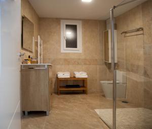 Kylpyhuone majoituspaikassa Apartamento 4Bedrooms