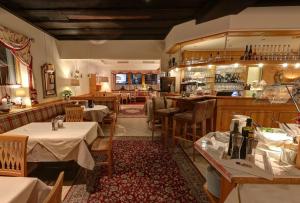 Restaurant o un lloc per menjar a Hotel Tauernblick