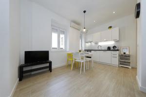 Kuchyňa alebo kuchynka v ubytovaní Idassa bridge apartments