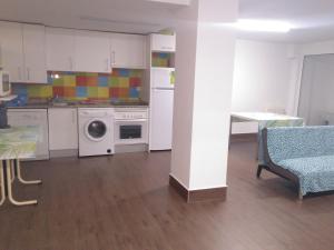 Apartamento familiar Torrelavega tesisinde mutfak veya mini mutfak