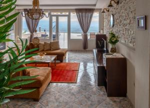 Posedenie v ubytovaní Vai Guesthouse Neraida