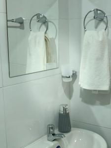 Ένα μπάνιο στο Apartamento Nuevo Norte de Valledupar-1 Habitación, Balcón y Parqueadero