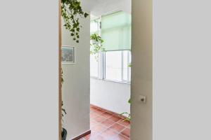 Zdjęcie z galerii obiektu Original y coqueto apartamento junto a Plaza Mayor w Madrycie