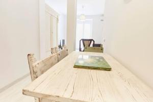 Zdjęcie z galerii obiektu Original y coqueto apartamento junto a Plaza Mayor w Madrycie