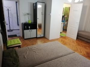 Posedenie v ubytovaní Örökzöld Apartman Szeged