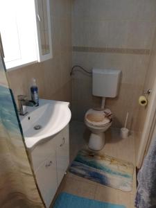 Kúpeľňa v ubytovaní Örökzöld Apartman Szeged