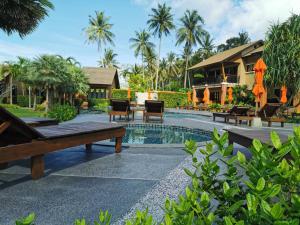Bazén v ubytování Aonang Hill Krabi-SHA Extra Plus nebo v jeho okolí