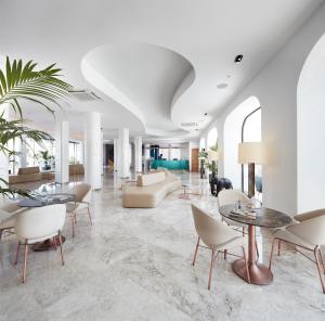 Posezení v ubytování Lalila Blue Suites