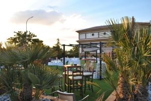 Ogród w obiekcie Hotel Restaurante Dama de Baza