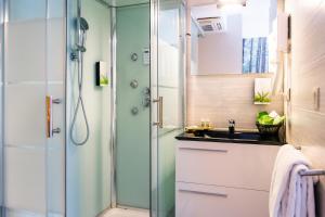 Bilik mandi di Utopia Hotel - Art & Nature Hotel