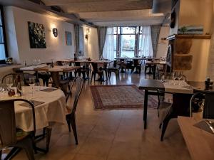 Restaurace v ubytování L'Hôtel by Hostellerie du Château