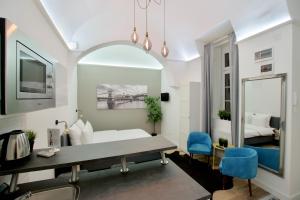 Posedenie v ubytovaní Standard Apartment by Hi5 - Nagysándor street