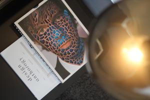 a close up of a ball next to a box at ONNO Boutique Hotel & Apartments in Rendsburg