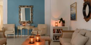 A seating area at Alesahne Beach Hotel