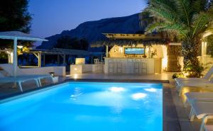 The swimming pool at or close to Alesahne Beach Hotel