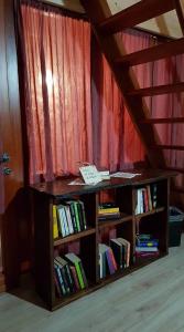 Biblioteca din acest B&B