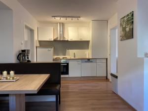 Kuchyňa alebo kuchynka v ubytovaní Wohne im Grünen/Innsbruck/4 Pax + 5 fotografií