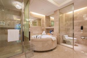 Your World International Conference Centre Hotel的一间浴室
