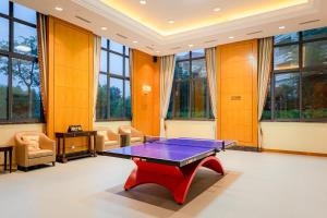 Your World International Conference Centre Hotel内部或周边的乒乓球设施
