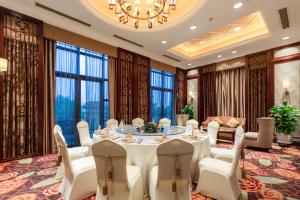 Your World International Conference Centre Hotel的休息区