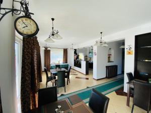 TV/trung tâm giải trí tại Vila Old Cars