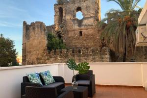 Posedenie v ubytovaní RENOVATED HOUSE IN OLD TOWN MARBELLA.