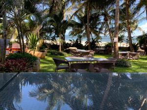 Swimmingpoolen hos eller tæt på Elegant Studio Bamburi Beach