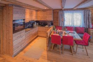 Kuchyň nebo kuchyňský kout v ubytování Braito's Seaside Lodges und Suites