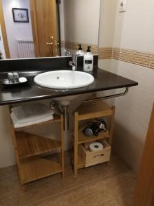 Koupelna v ubytování Atico El Mirador de Sallent