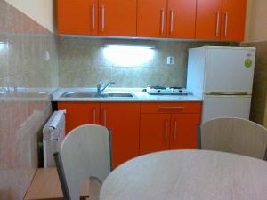 Kuchyň nebo kuchyňský kout v ubytování Hostel M + 37 fotografií