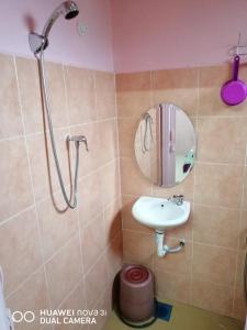 Koupelna v ubytování LAYLA INN