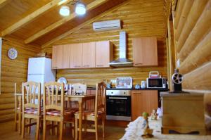 Kuchyň nebo kuchyňský kout v ubytování Casas Rurales Villa Pereza