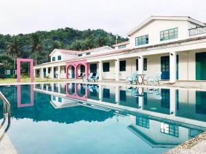 Bazén v ubytování Lazuli Resort nebo v jeho okolí