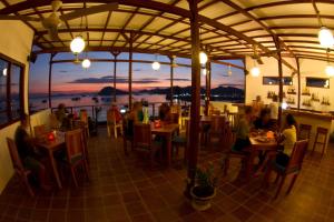 Restoran atau tempat lain untuk makan di Blue Marlin Dive Komodo