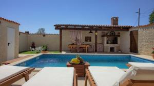 Gallery image of Charming villa Eleonora with pool near Pula in Manjadvorci