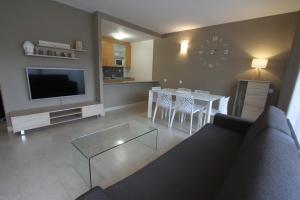 Η κουζίνα ή μικρή κουζίνα στο For a Stay Aqquaria Deluxe