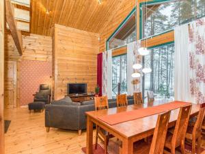 TV a/nebo společenská místnost v ubytování Holiday Home Villa salix by Interhome