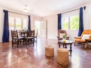 Posedenie v ubytovaní Holiday Home Villa Karoline by Interhome