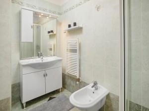 Koupelna v ubytování Holiday Home Villa Beach Front by Interhome