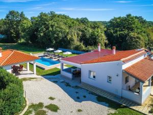 Bazén v ubytování Holiday Home Casetta Filip by Interhome nebo v jeho okolí
