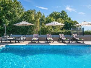 Bazén v ubytování Holiday Home Casetta Filip by Interhome nebo v jeho okolí