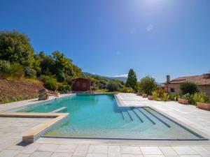 Bazén v ubytovaní Villa La Danza by Interhome alebo v jeho blízkosti