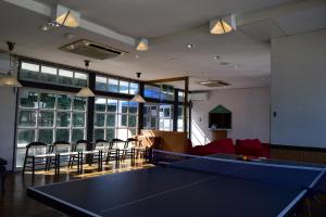 Stolní tenis v ubytování Sea Tiger Island Inn Shodoshima nebo okolí