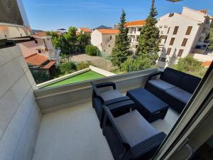 Balkón nebo terasa v ubytování AS Apartments Rafailovici
