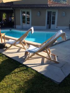 The swimming pool at or close to B&B Pieve Degli Artisti