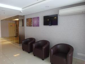 TV a/nebo společenská místnost v ubytování Metro Hotel @ KL Sentral