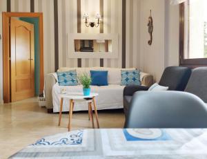 Afbeelding uit fotogalerij van Holiday Tossa Apartment in Tossa de Mar