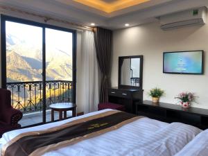 Postel nebo postele na pokoji v ubytování Muong Hoa View Hotel