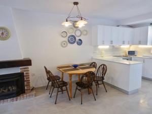 Kuchnia lub aneks kuchenny w obiekcie Clubrent - Townhouse La Merced